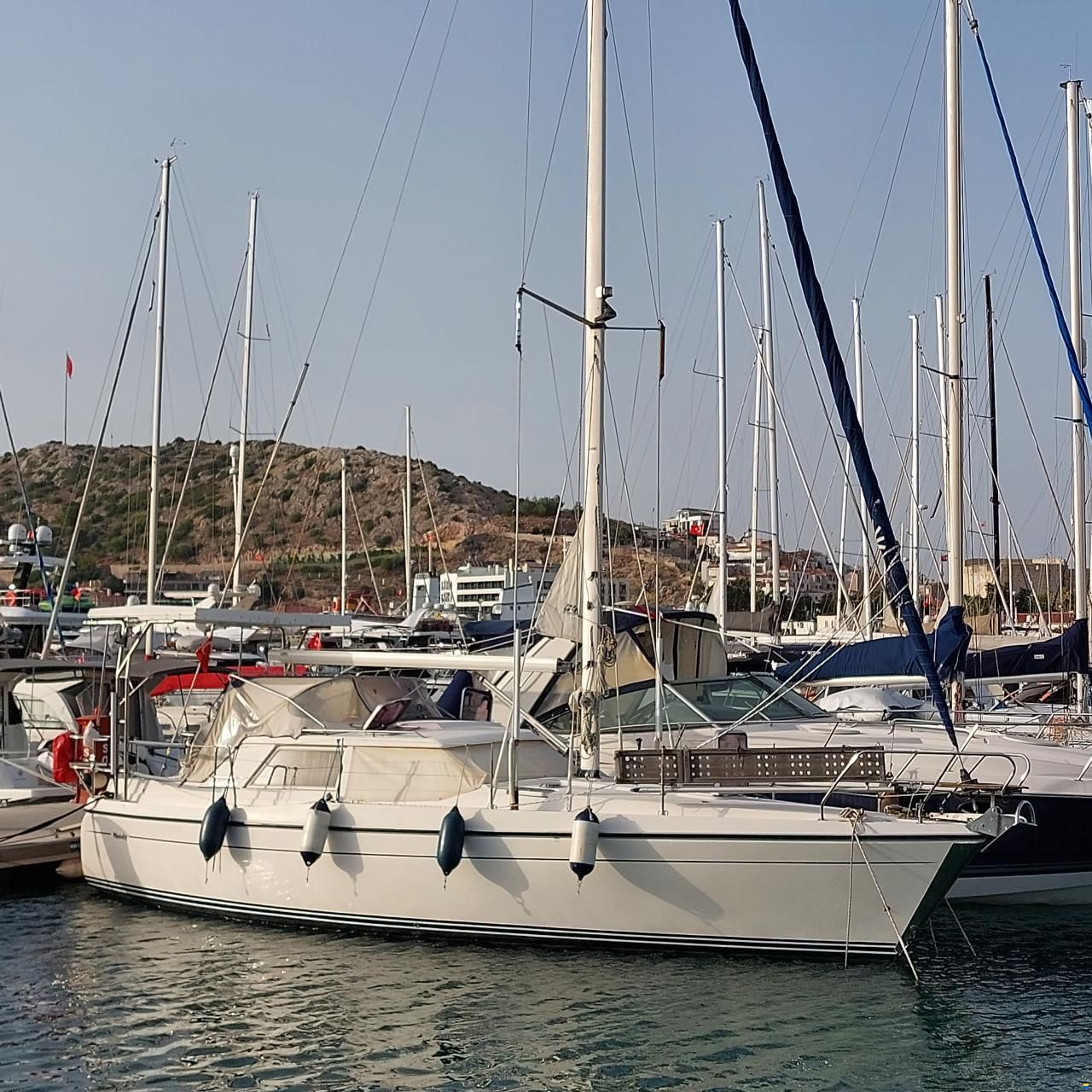 Moody Eclipse 33