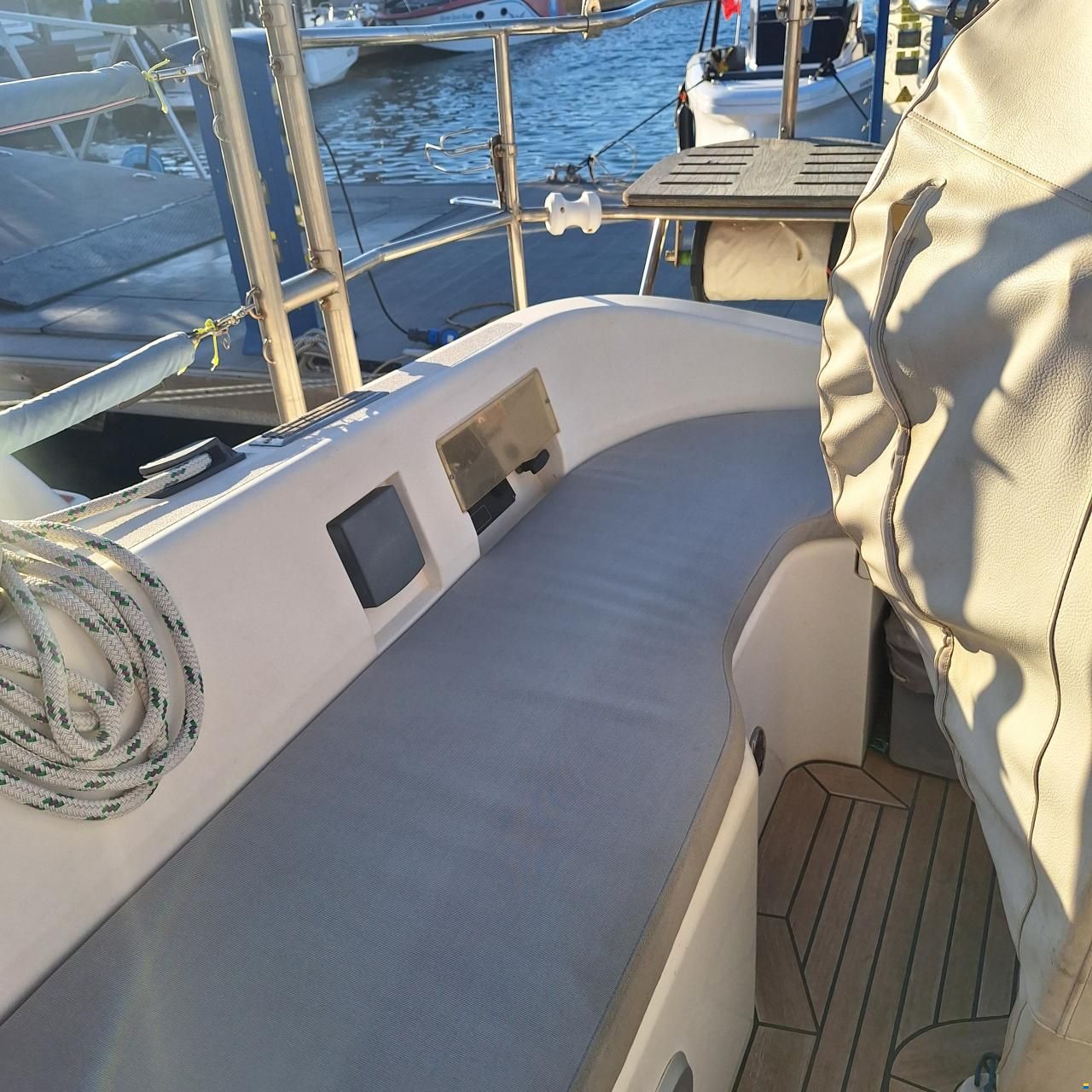 Moody Eclipse 33