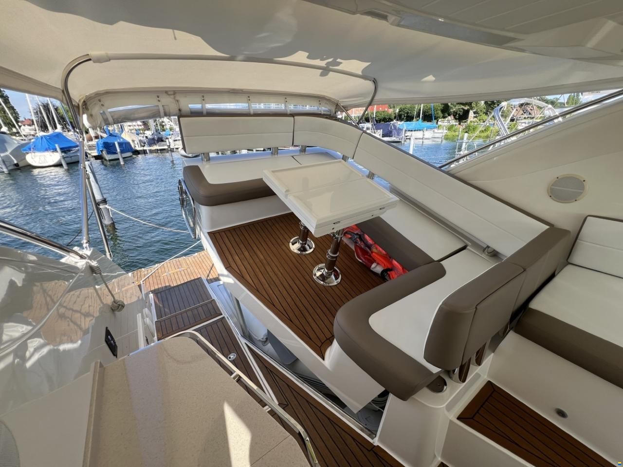 Galeon 385 HTS