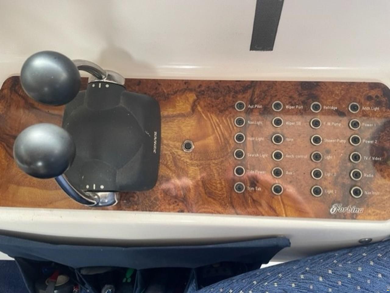 Forbina 11000 Flybridge Svenskbyggd kvalitetsb&aring;t