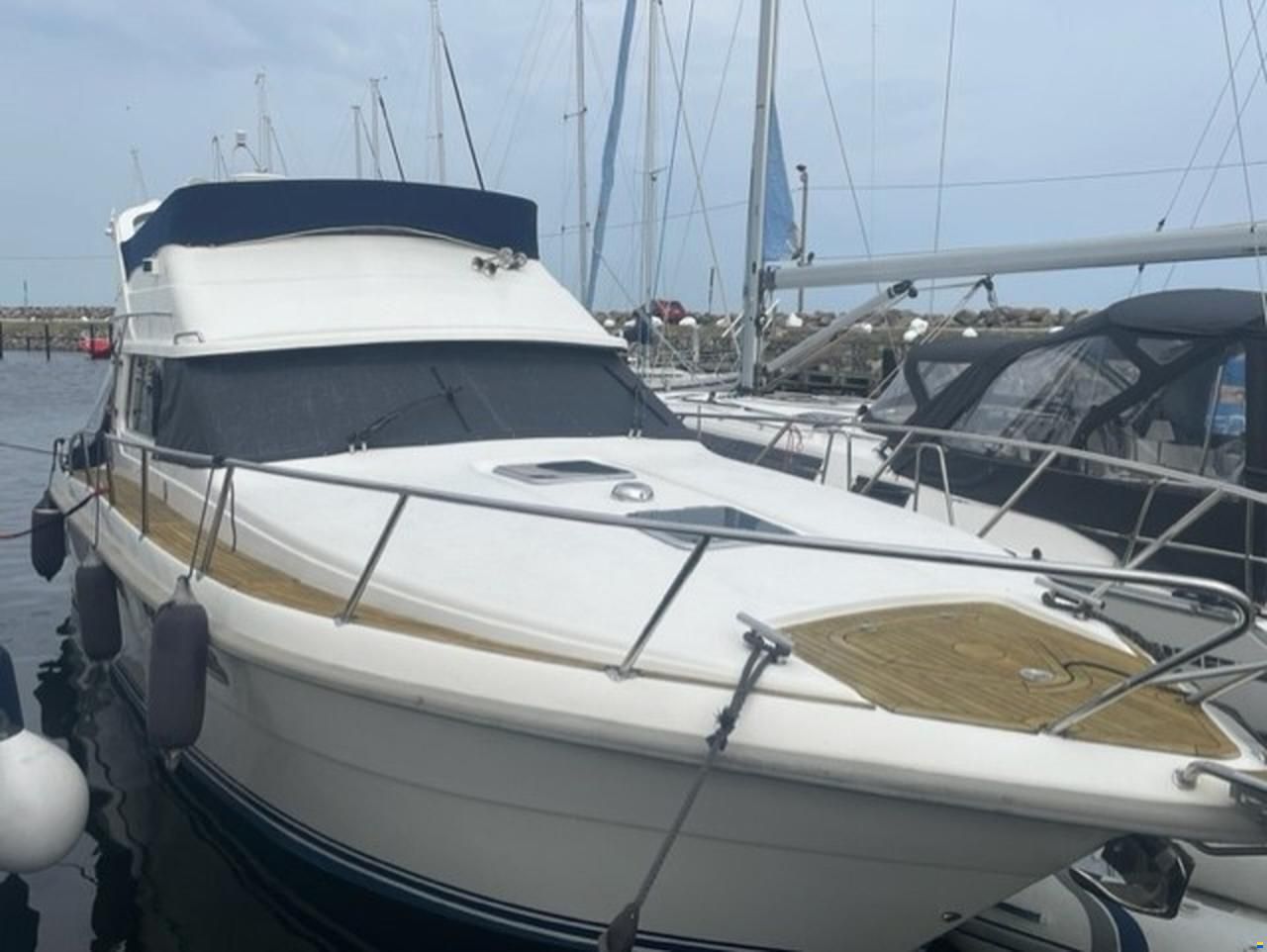 Forbina 11000 Flybridge Svenskbyggd kvalitetsb&aring;t