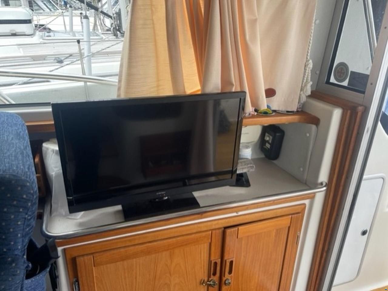 Forbina 11000 Flybridge Svenskbyggd kvalitetsb&aring;t