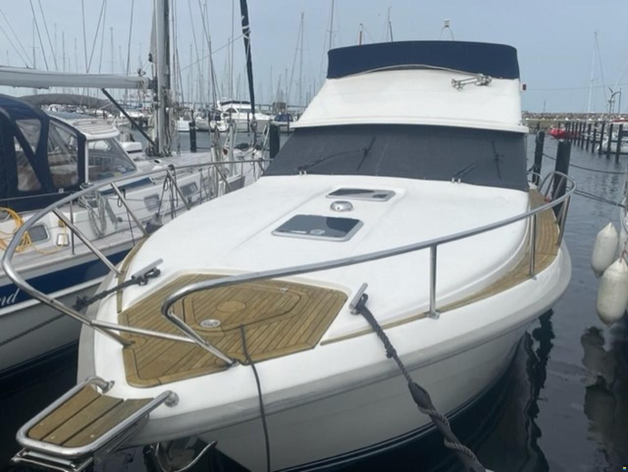 Forbina 11000 Flybridge Svenskbyggd kvalitetsb&aring;t