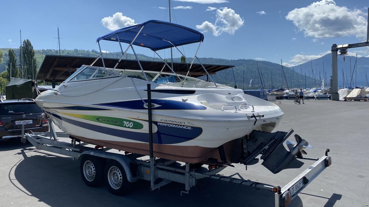 Campion Chase 700