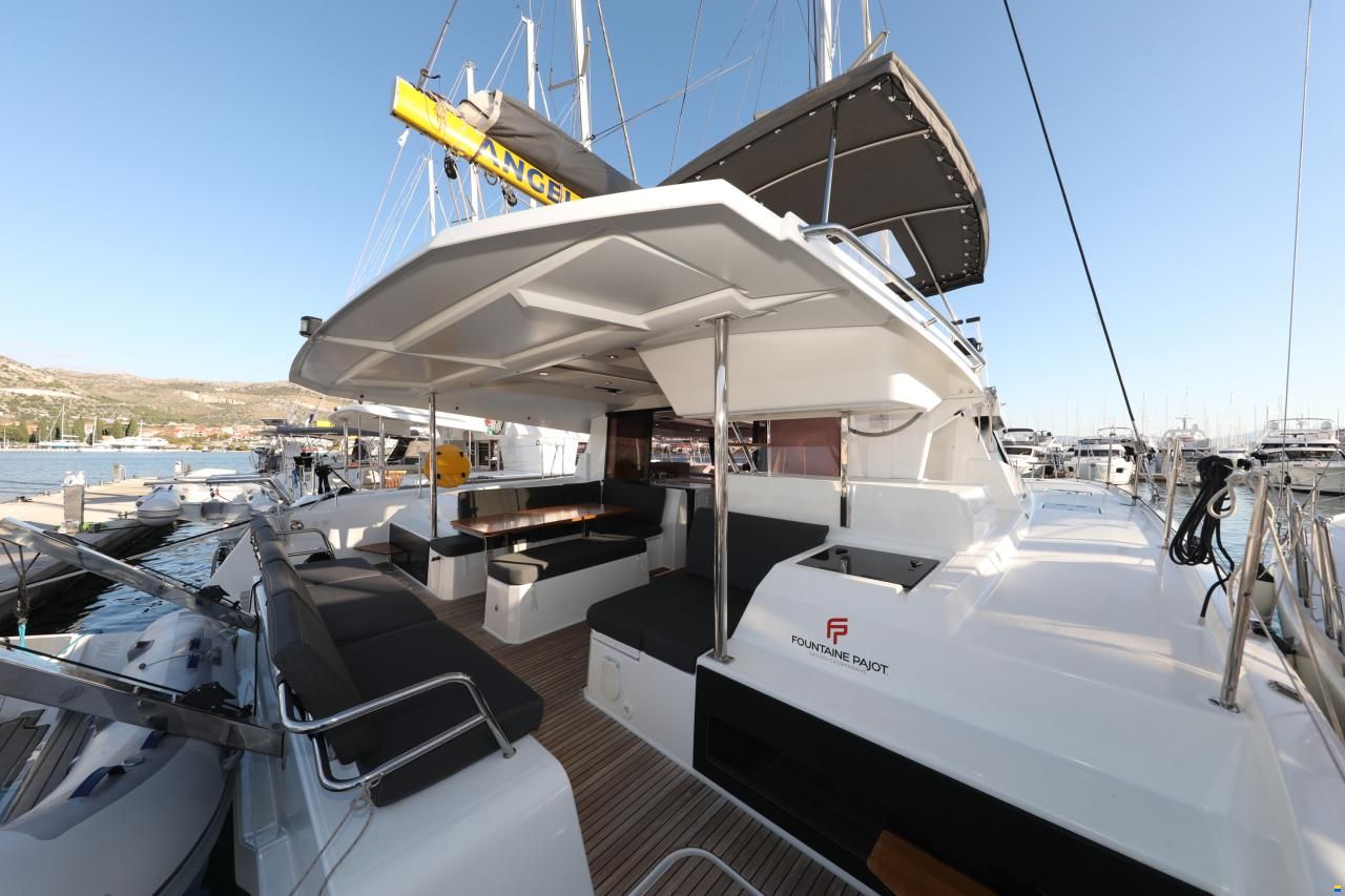 Fountaine Pajot Astrea 42