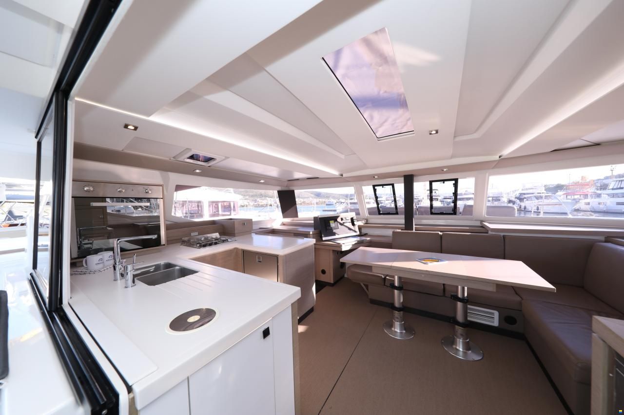 Fountaine Pajot Astrea 42