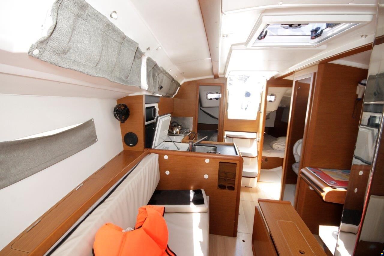 Jeanneau Sun Odyssey 349