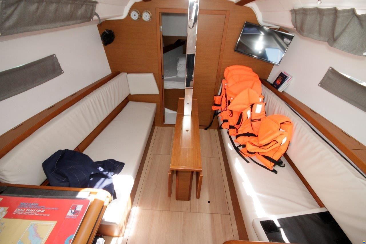 Jeanneau Sun Odyssey 349