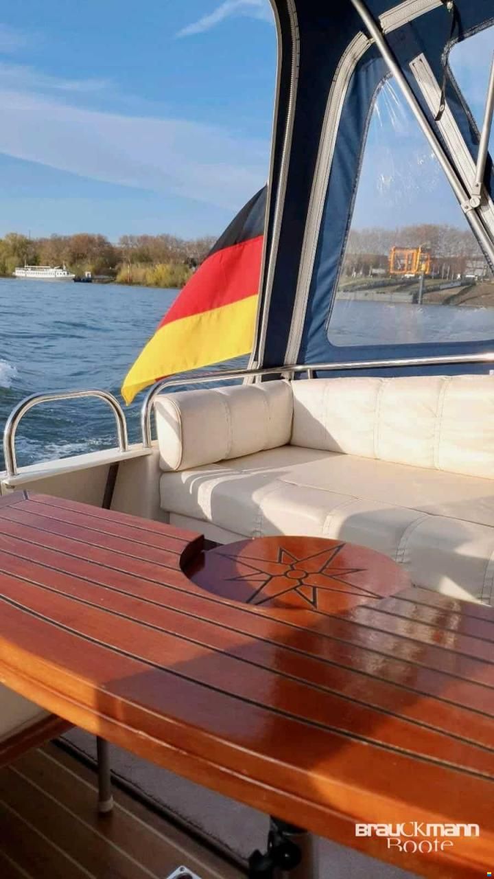 Fjord Dolphin 320