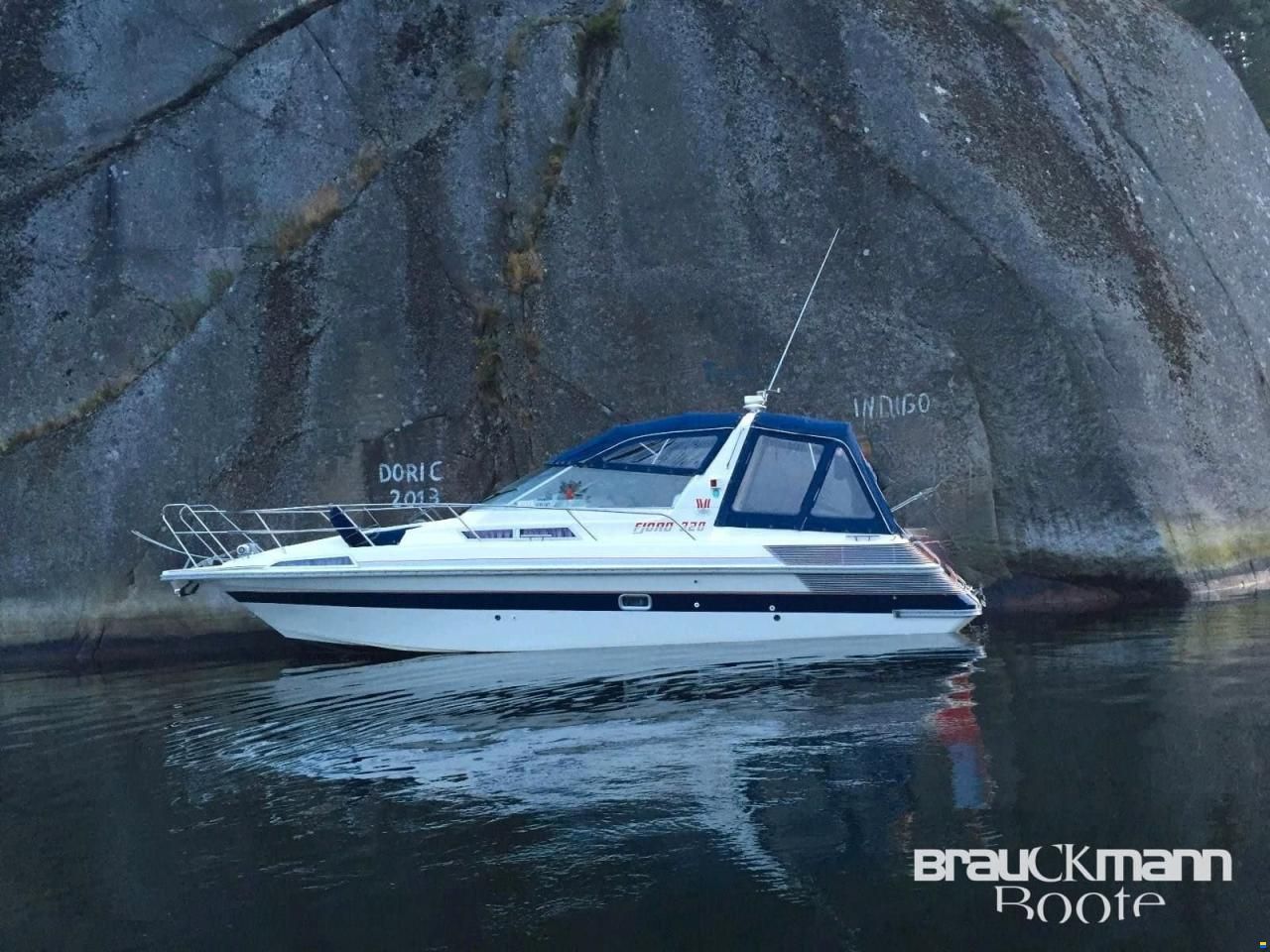 Fjord Dolphin 320