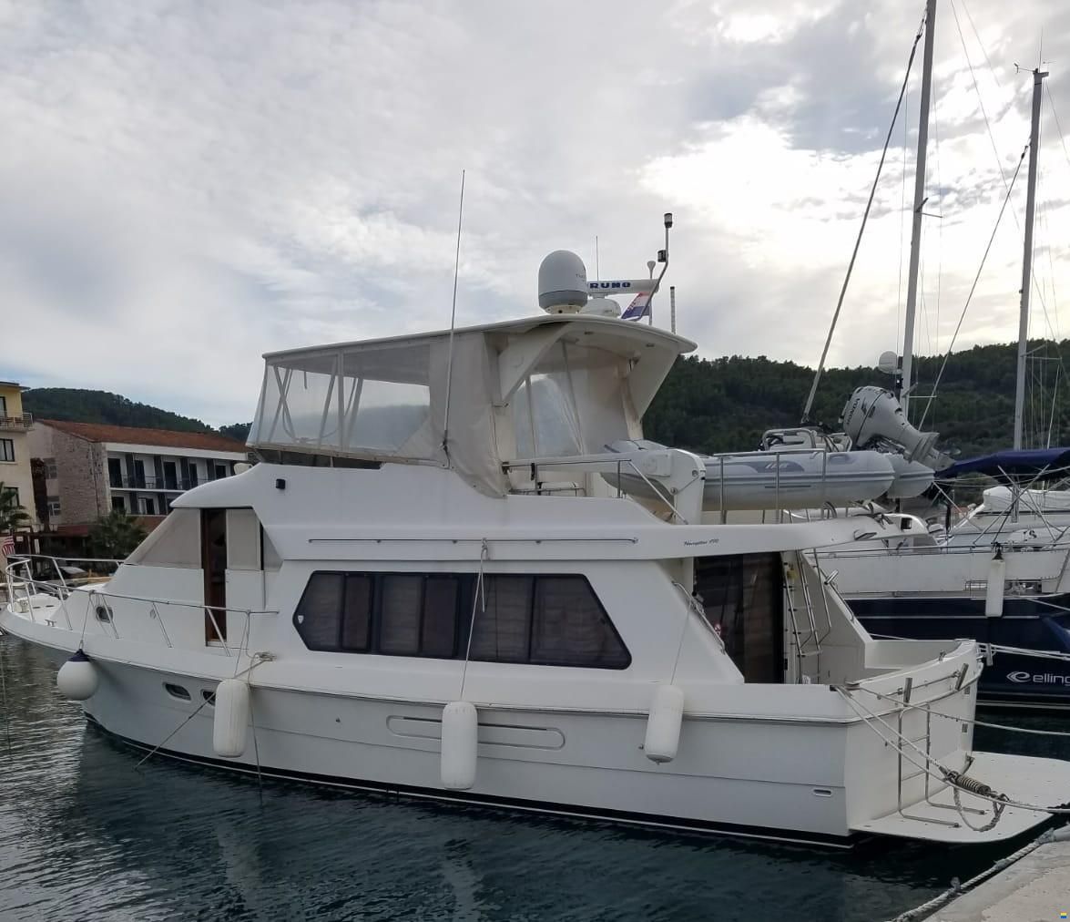 Hampton Yachts 490 Pilothouse