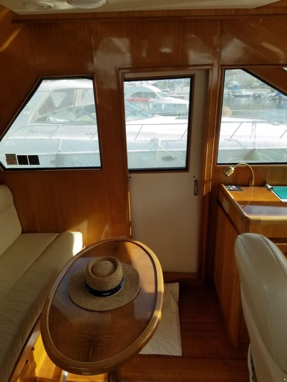 Hampton Yachts 490 Pilothouse