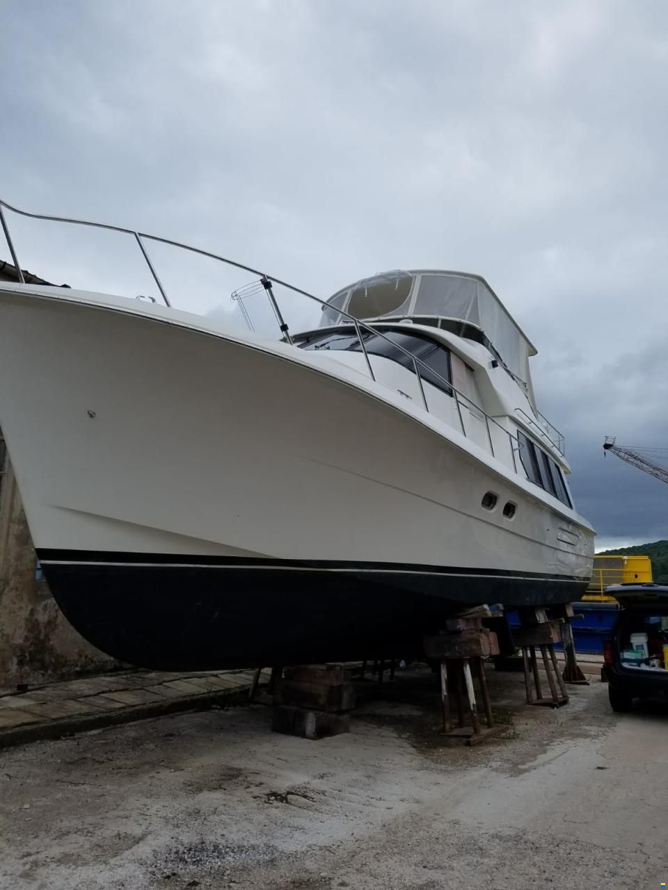 Hampton Yachts 490 Pilothouse