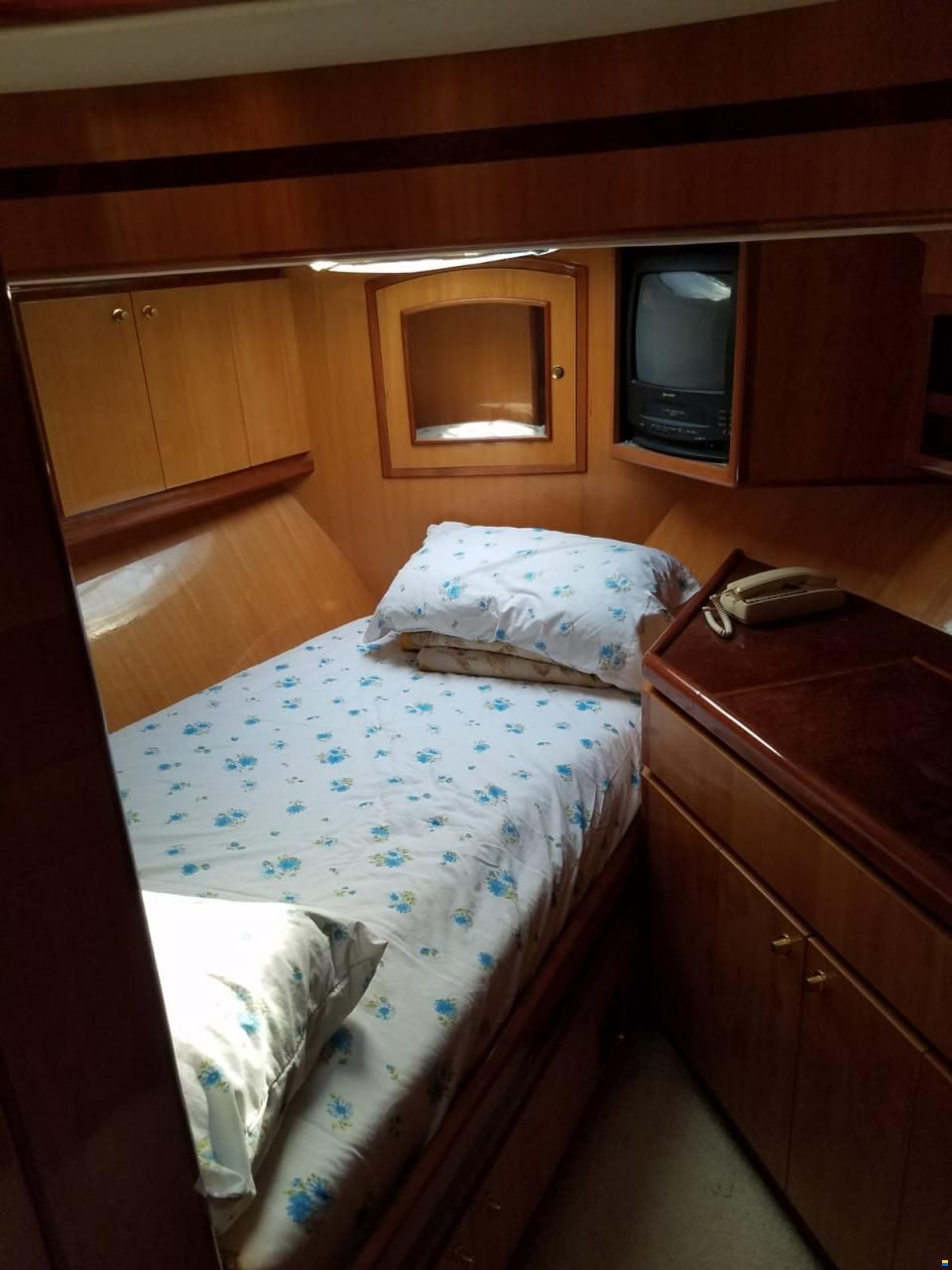 Hampton Yachts 490 Pilothouse