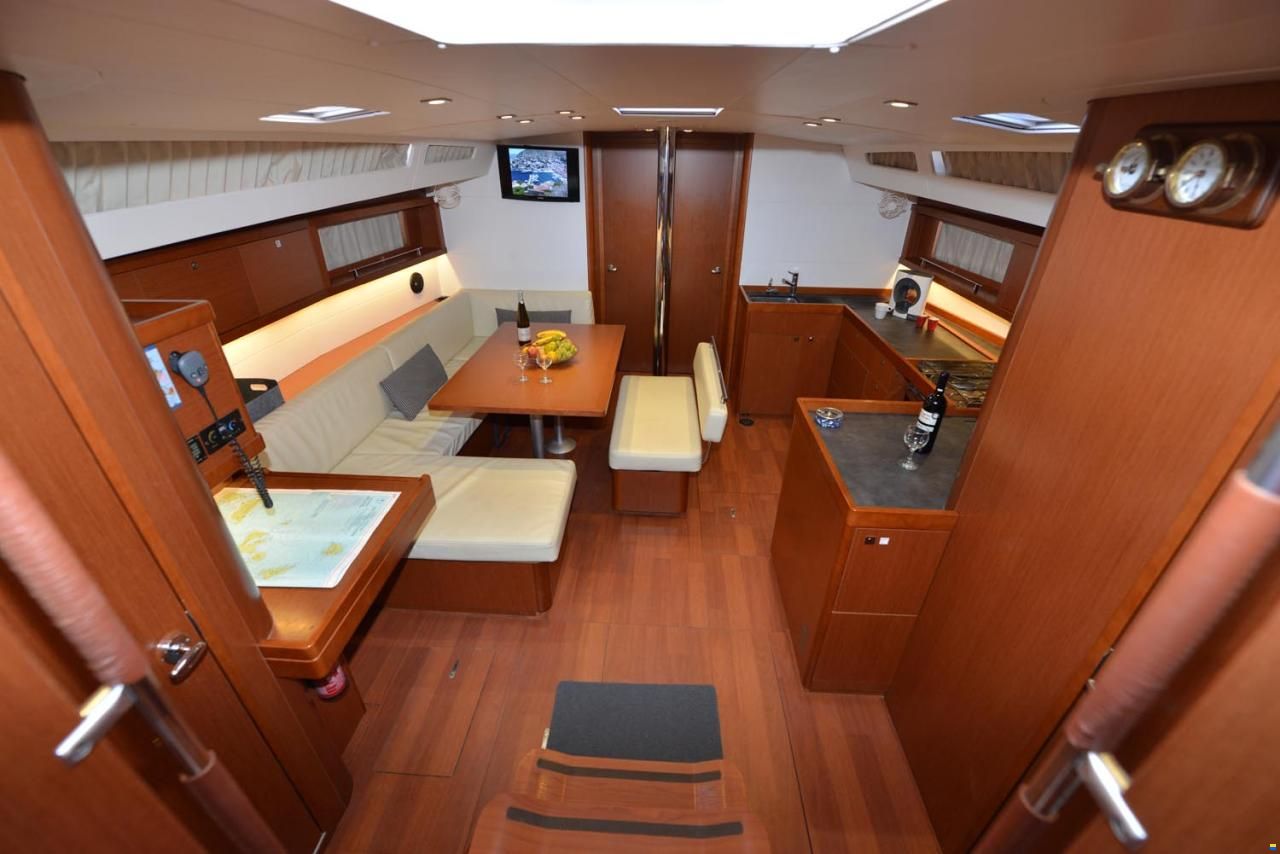 Beneteau Oceanis 48
