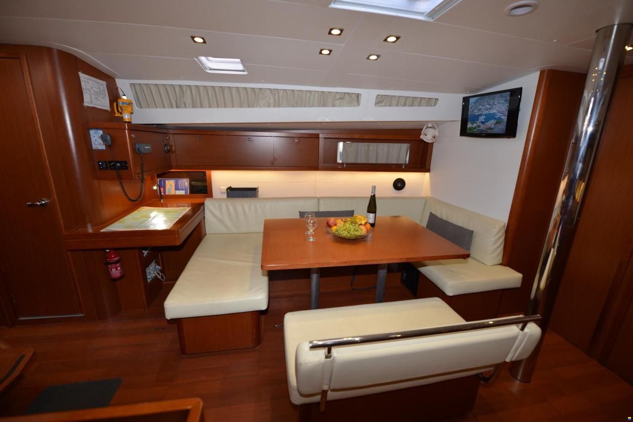 Beneteau Oceanis 48