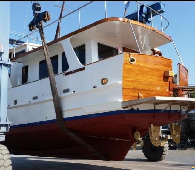 Grand Banks Alaskan 46 Trawler