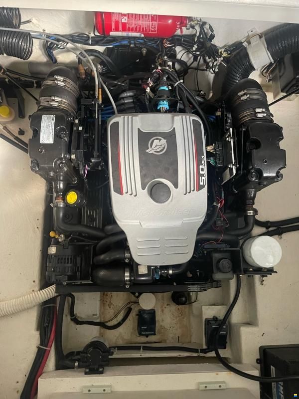 Sea Ray Sundancer 255