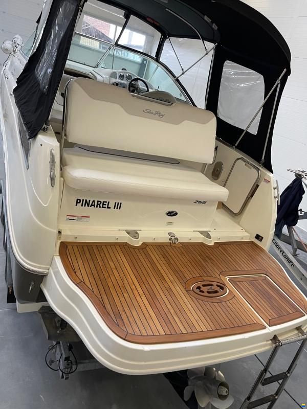 Sea Ray Sundancer 255