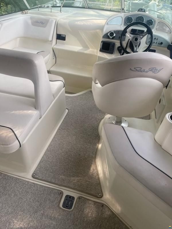 Sea Ray Sundancer 255