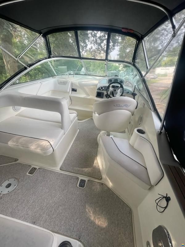 Sea Ray Sundancer 255