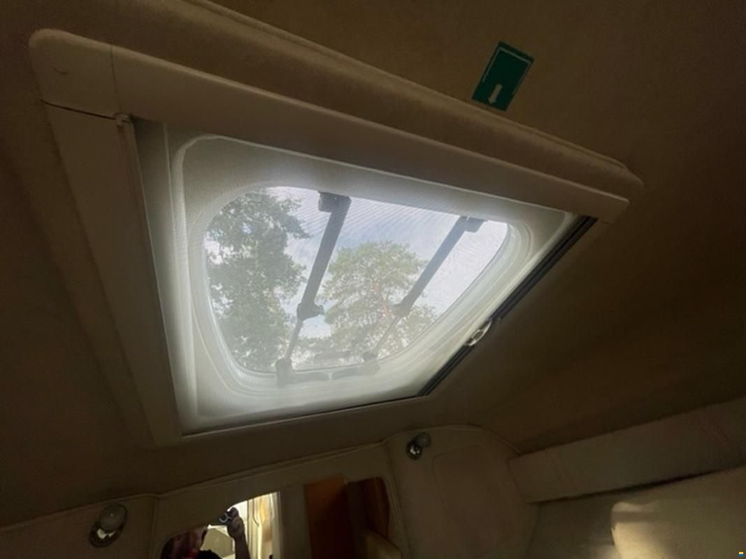Sea Ray Sundancer 255