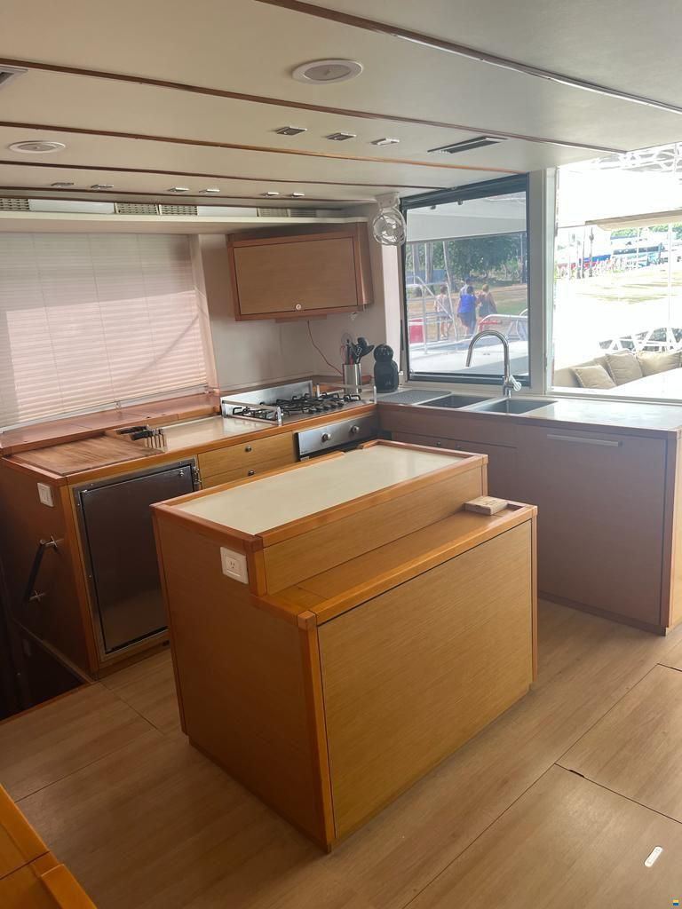 Lagoon 560