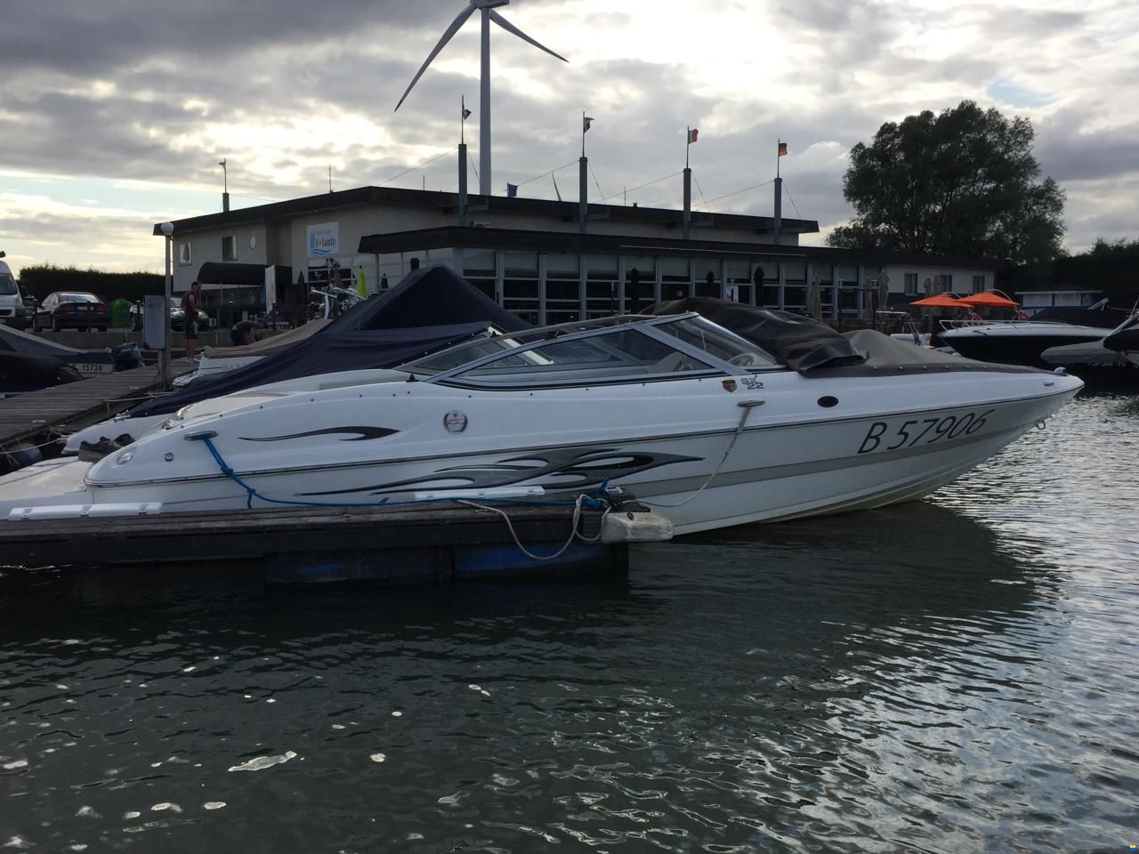 Mariah Bowrider SX 22