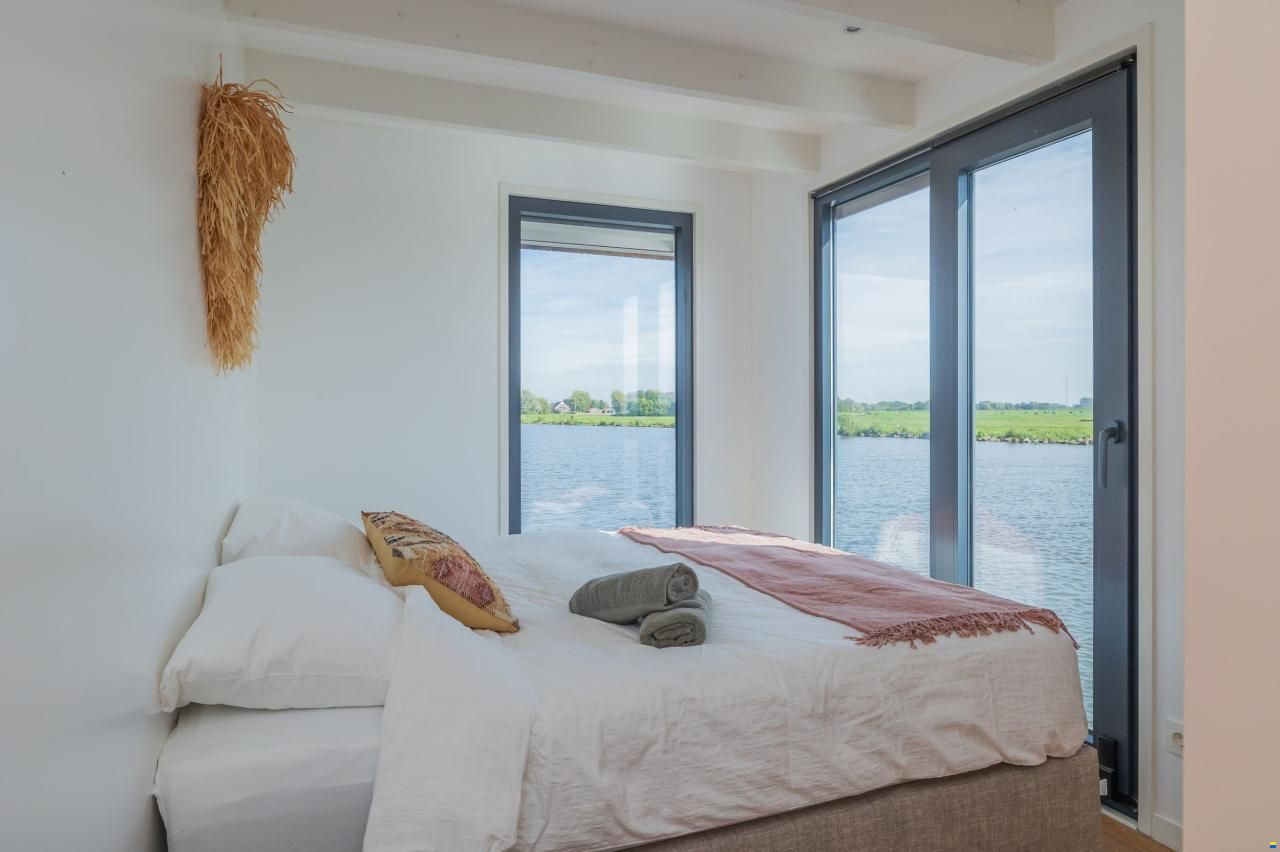 Surla (met Tender) Houseboat 15 Volledig