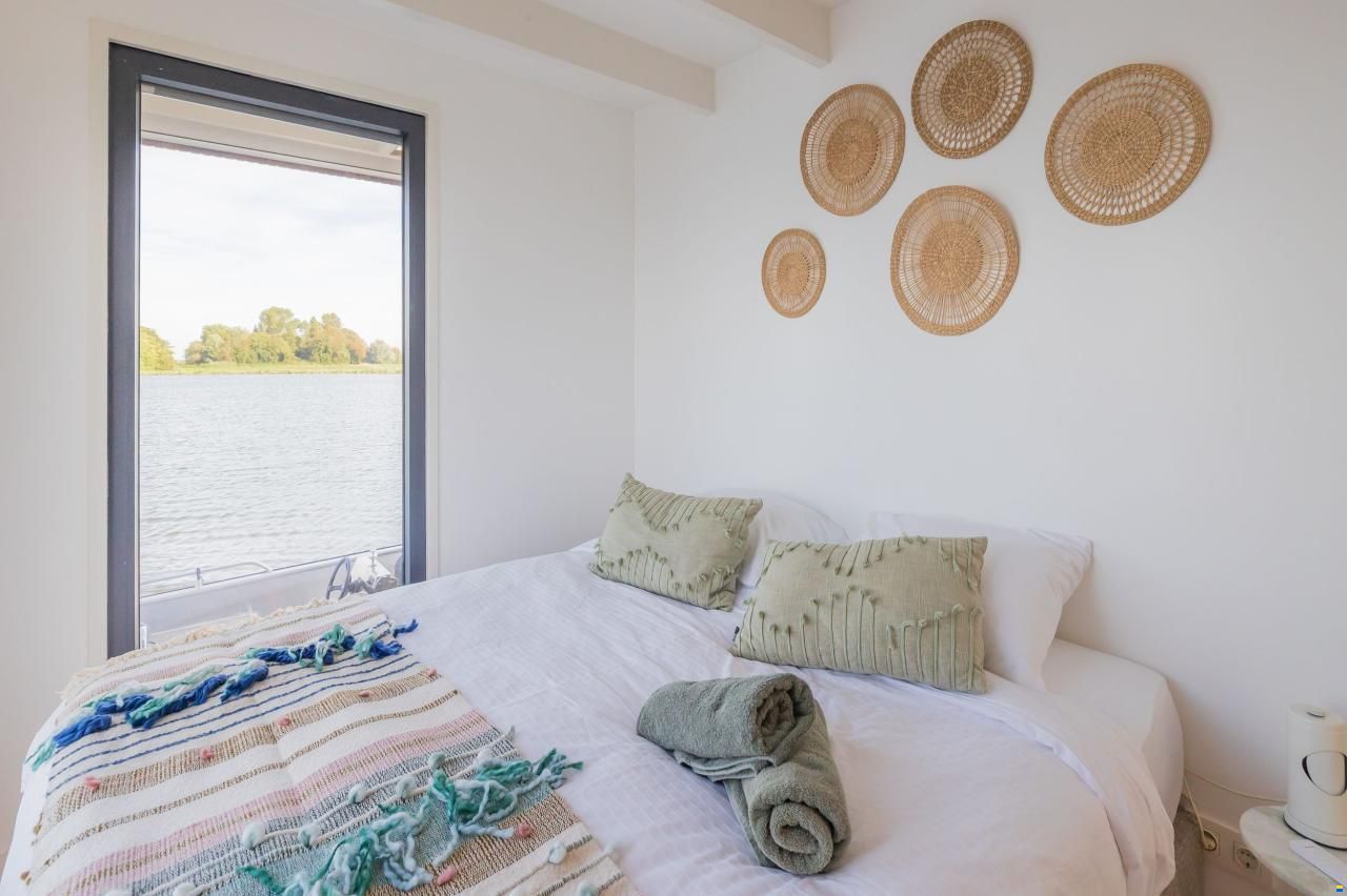 Surla (met Tender) Houseboat 15 Volledig