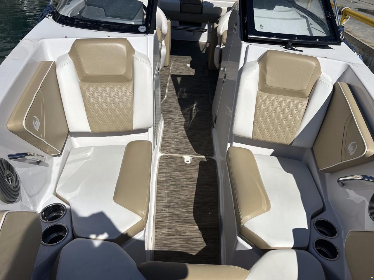 Scarab 255 Platinum
