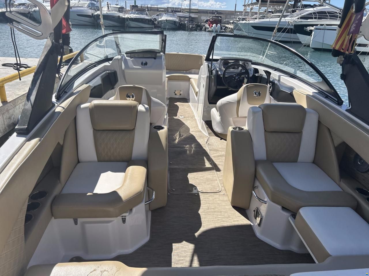 Scarab 255 Platinum