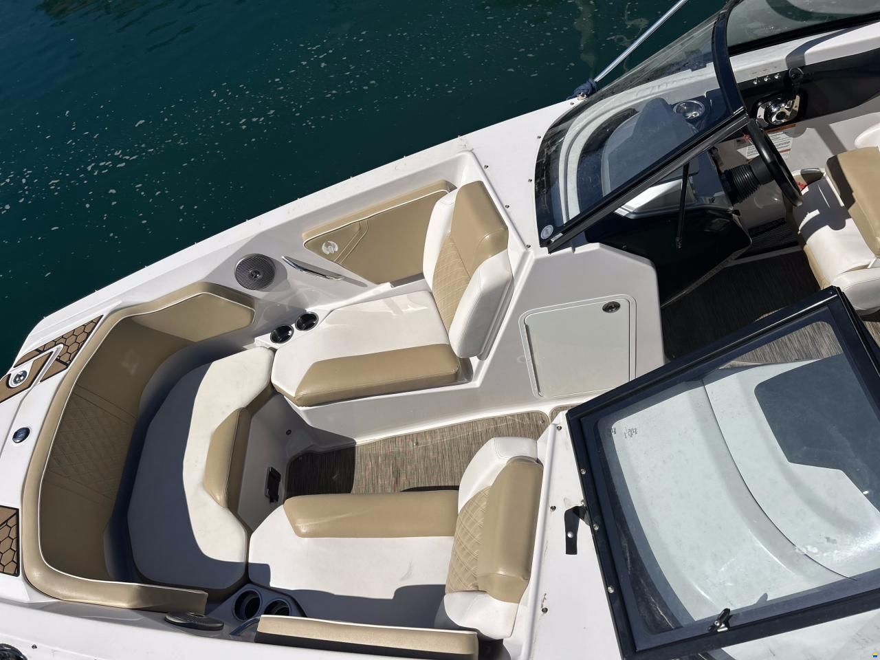 Scarab 255 Platinum