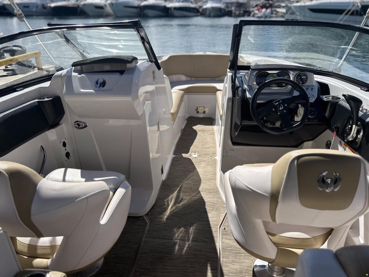 Scarab 255 Platinum