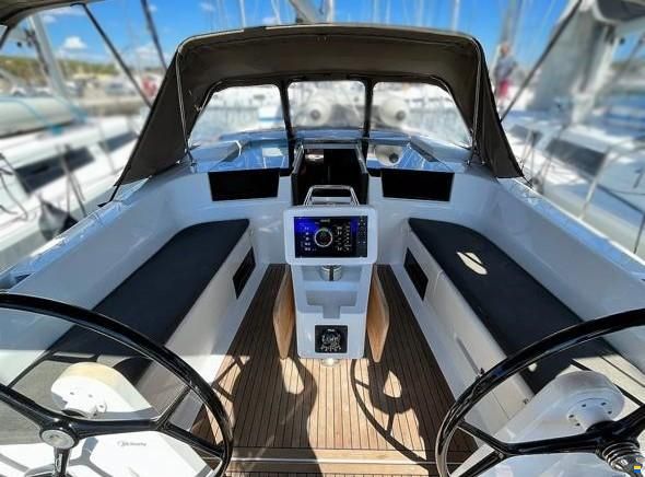 Hanse 418