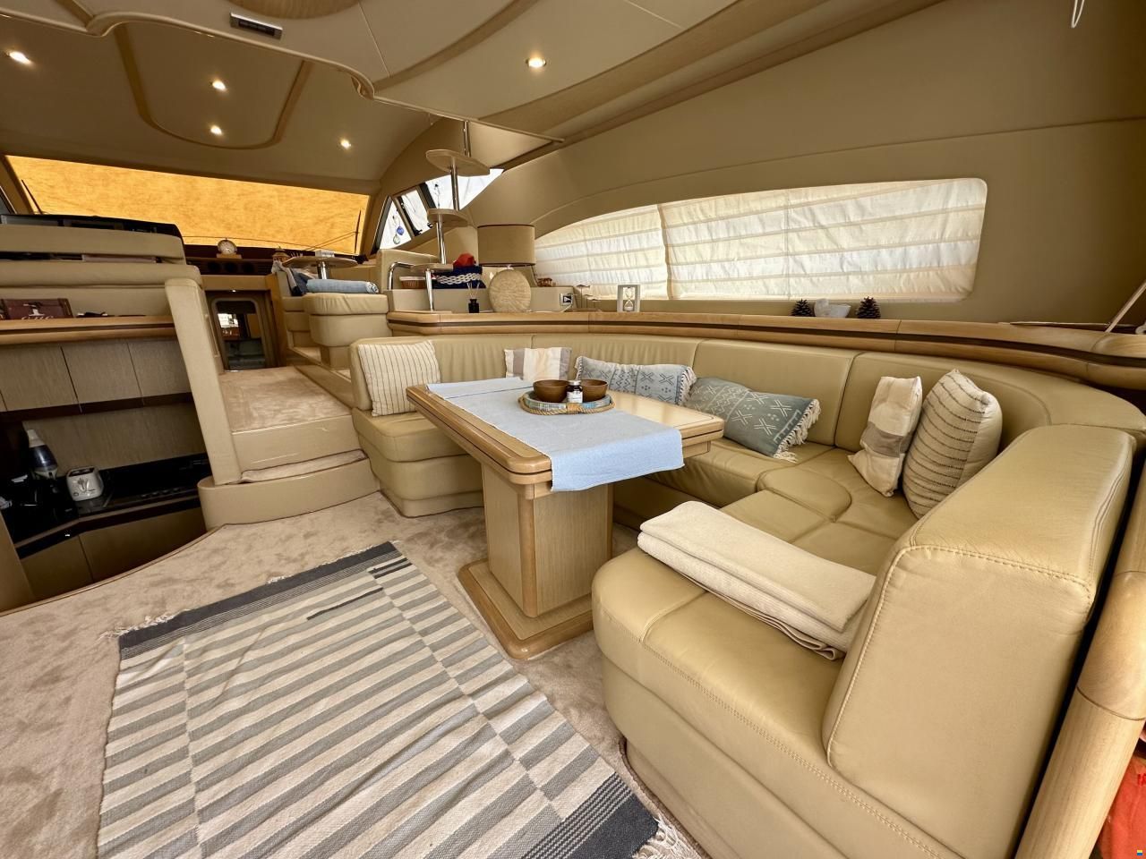 Ferretti 465,000