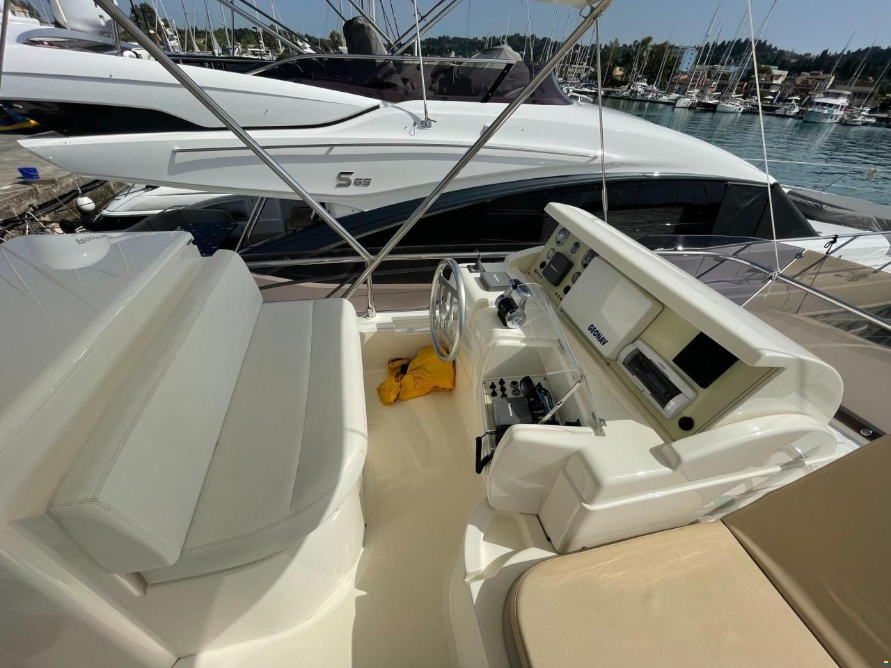 Ferretti 465,000