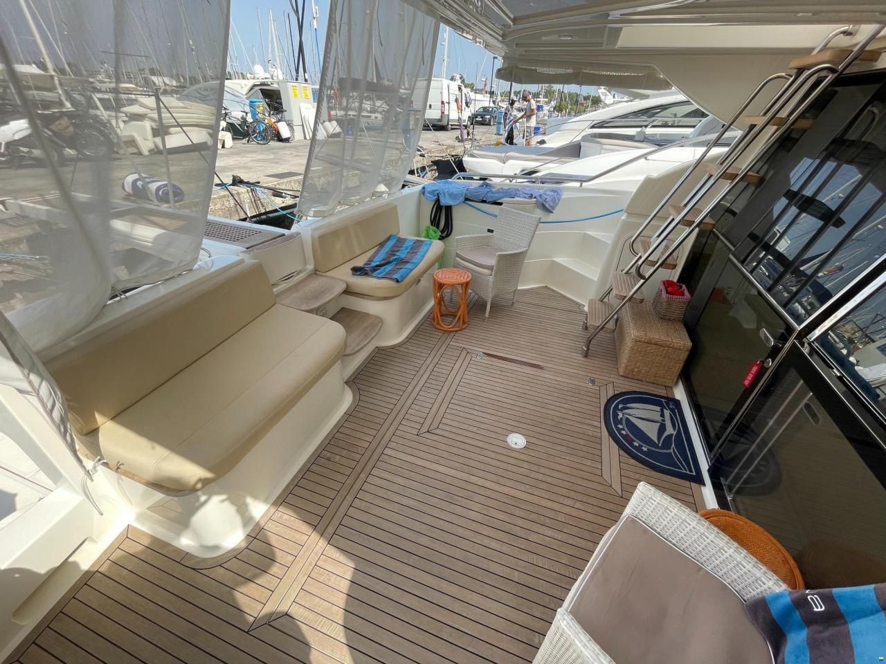 Ferretti 465,000