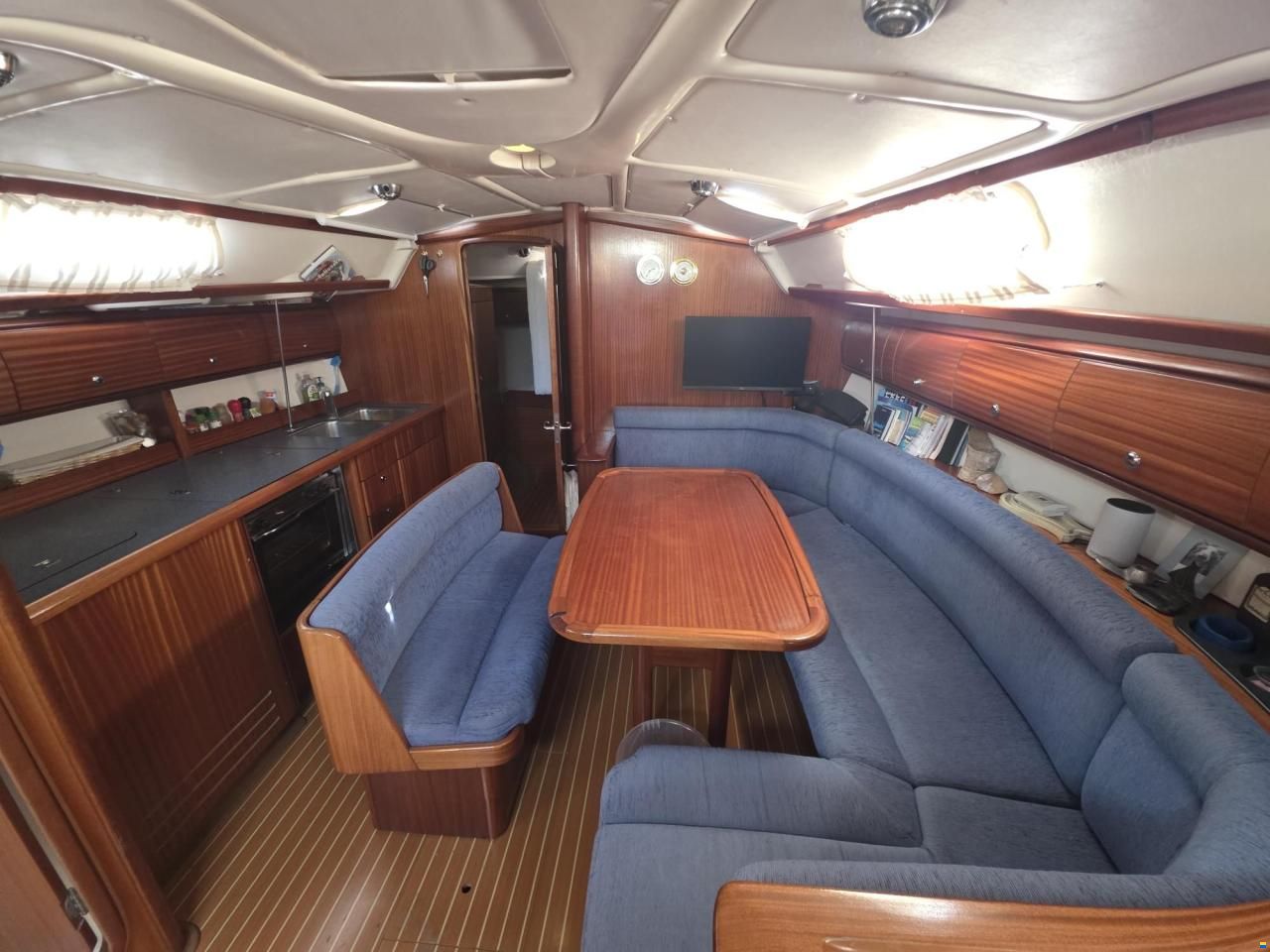 Bavaria 38