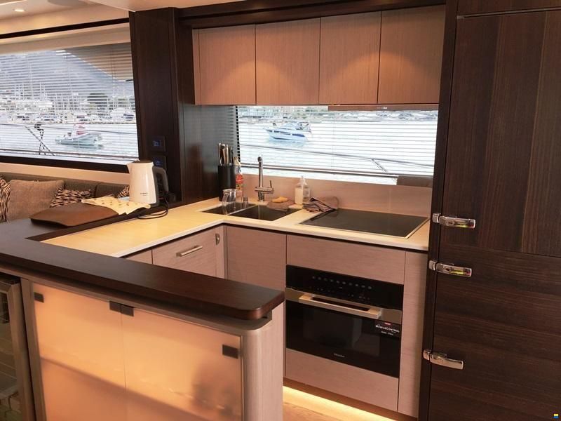 Sunseeker Manhattan 68