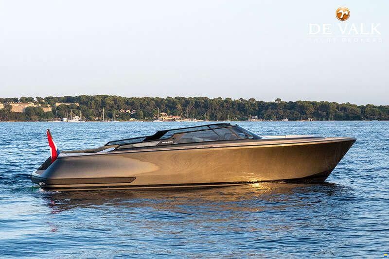 Reborn 38 Bowrider