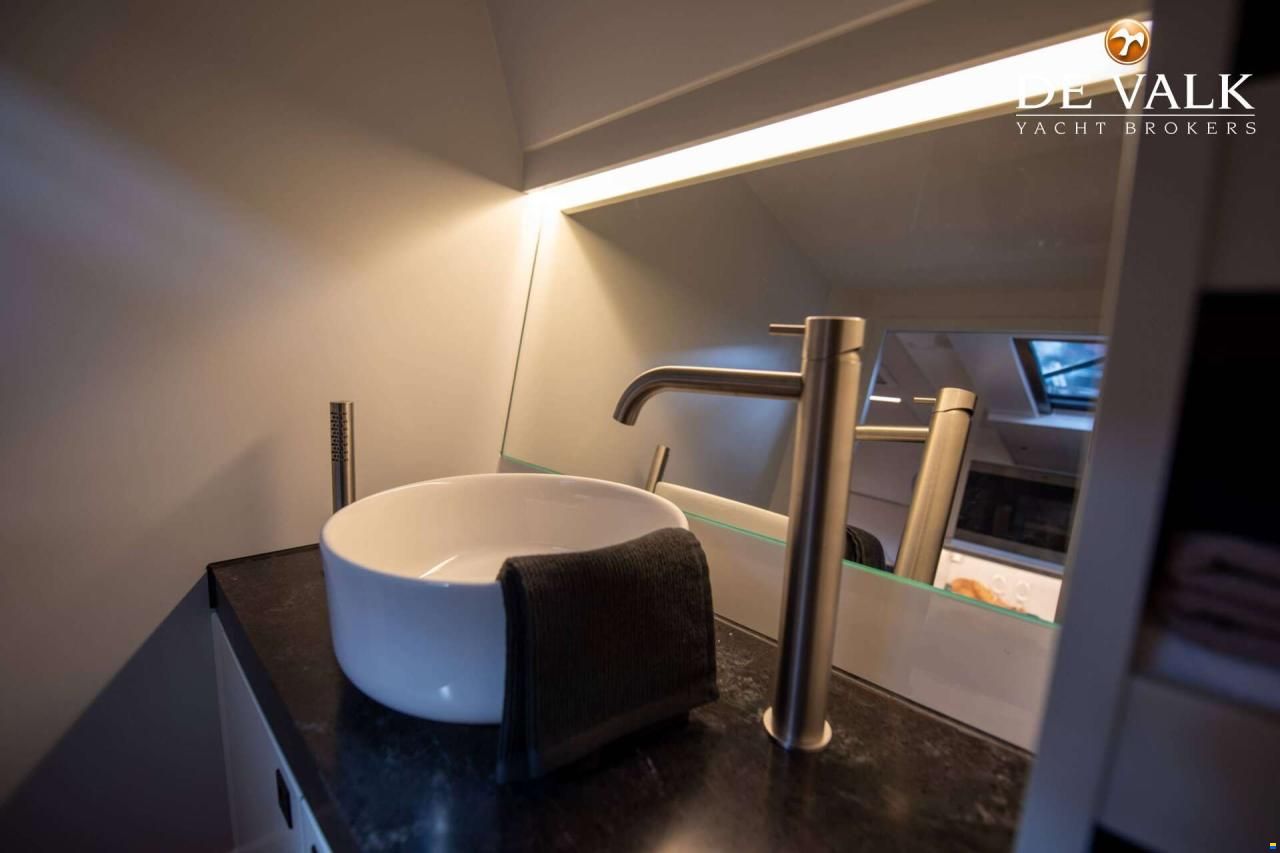 Reborn 38 Cabin