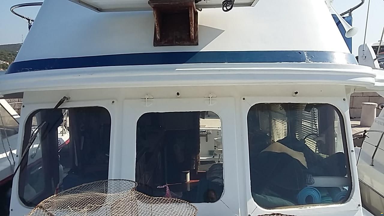 Marine Trader Europa 33 Trawler