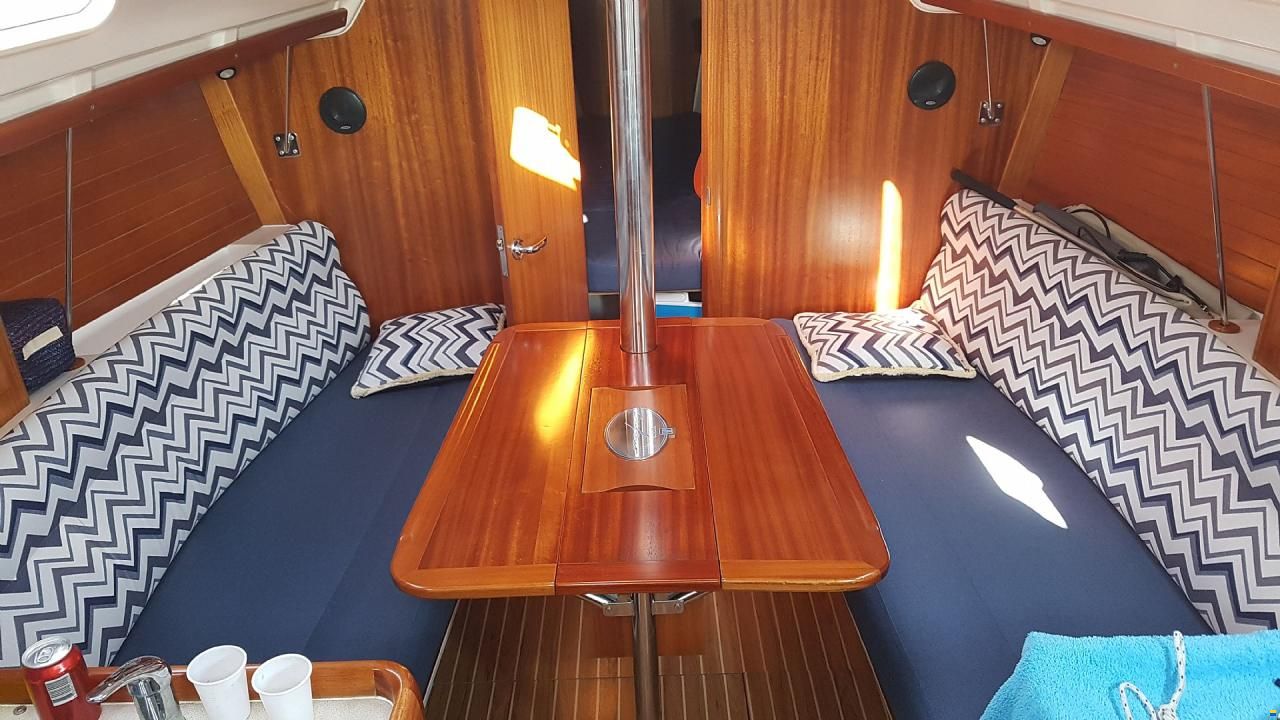 Dufour 32 Classic
