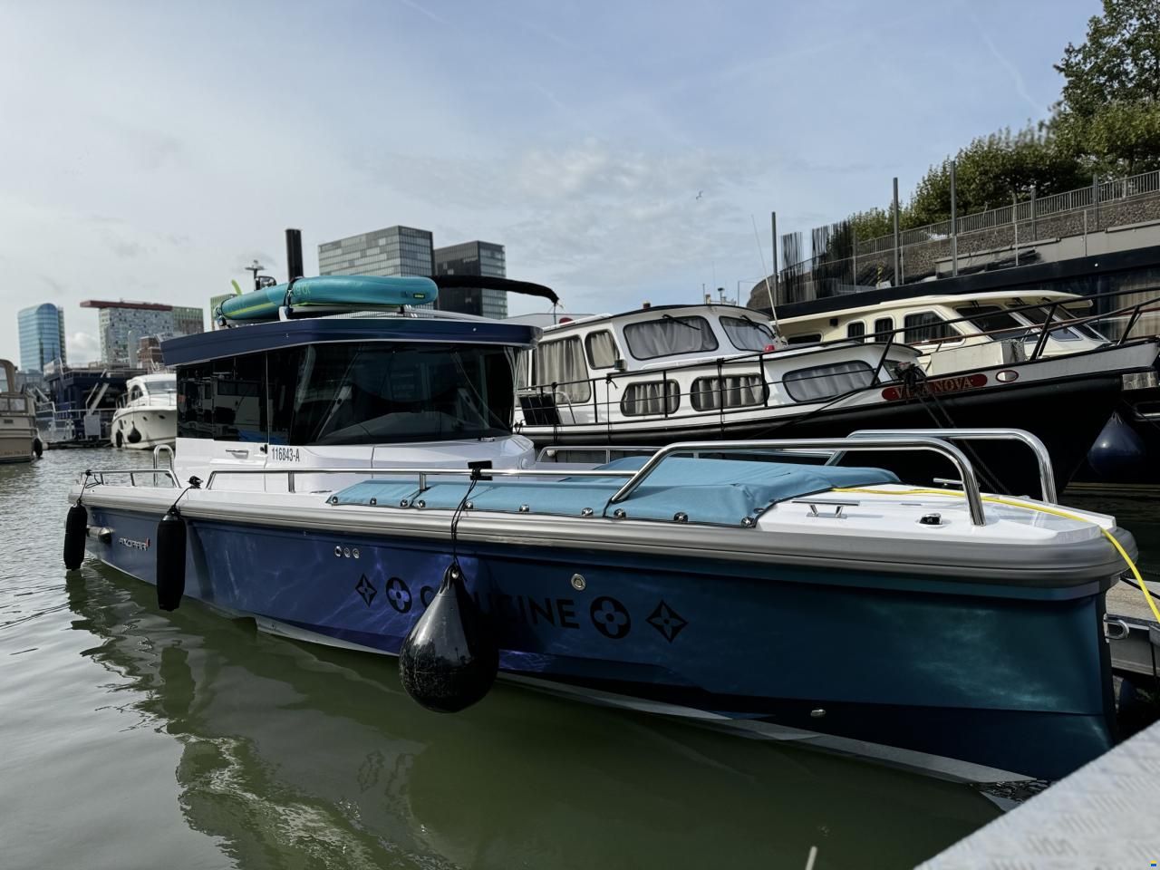 Axopar 28 Cabin