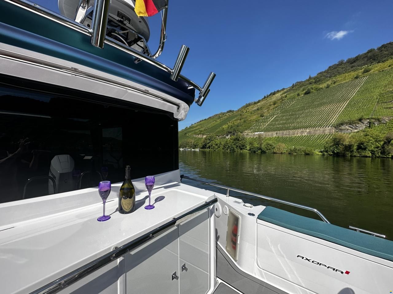 Axopar 28 Cabin