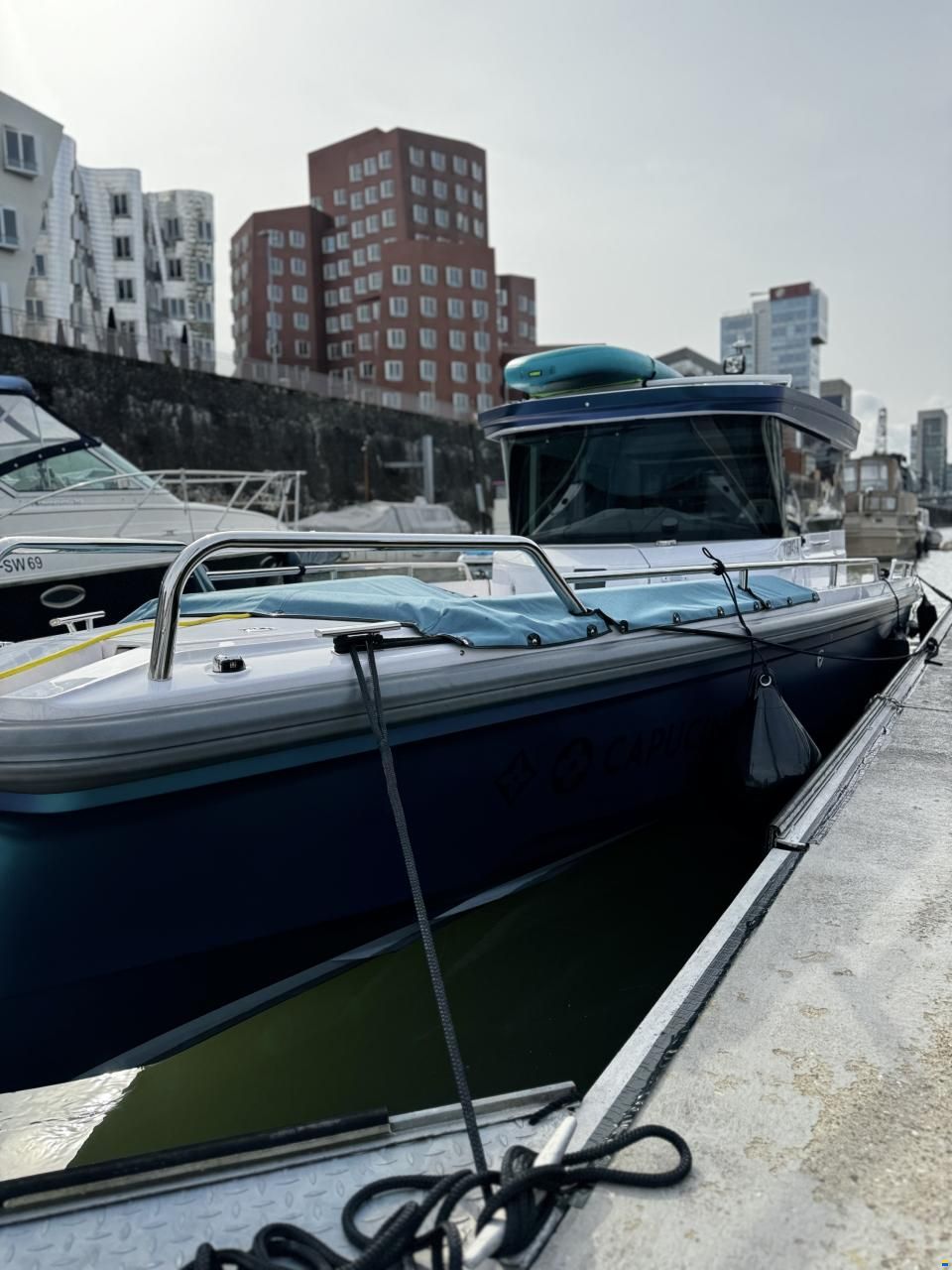 Axopar 28 Cabin