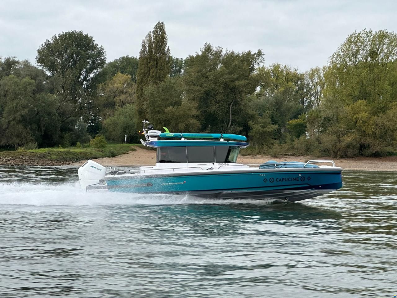 Axopar 28 Cabin
