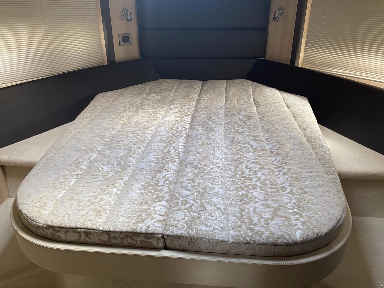 Cranchi M 44HT - CAMON