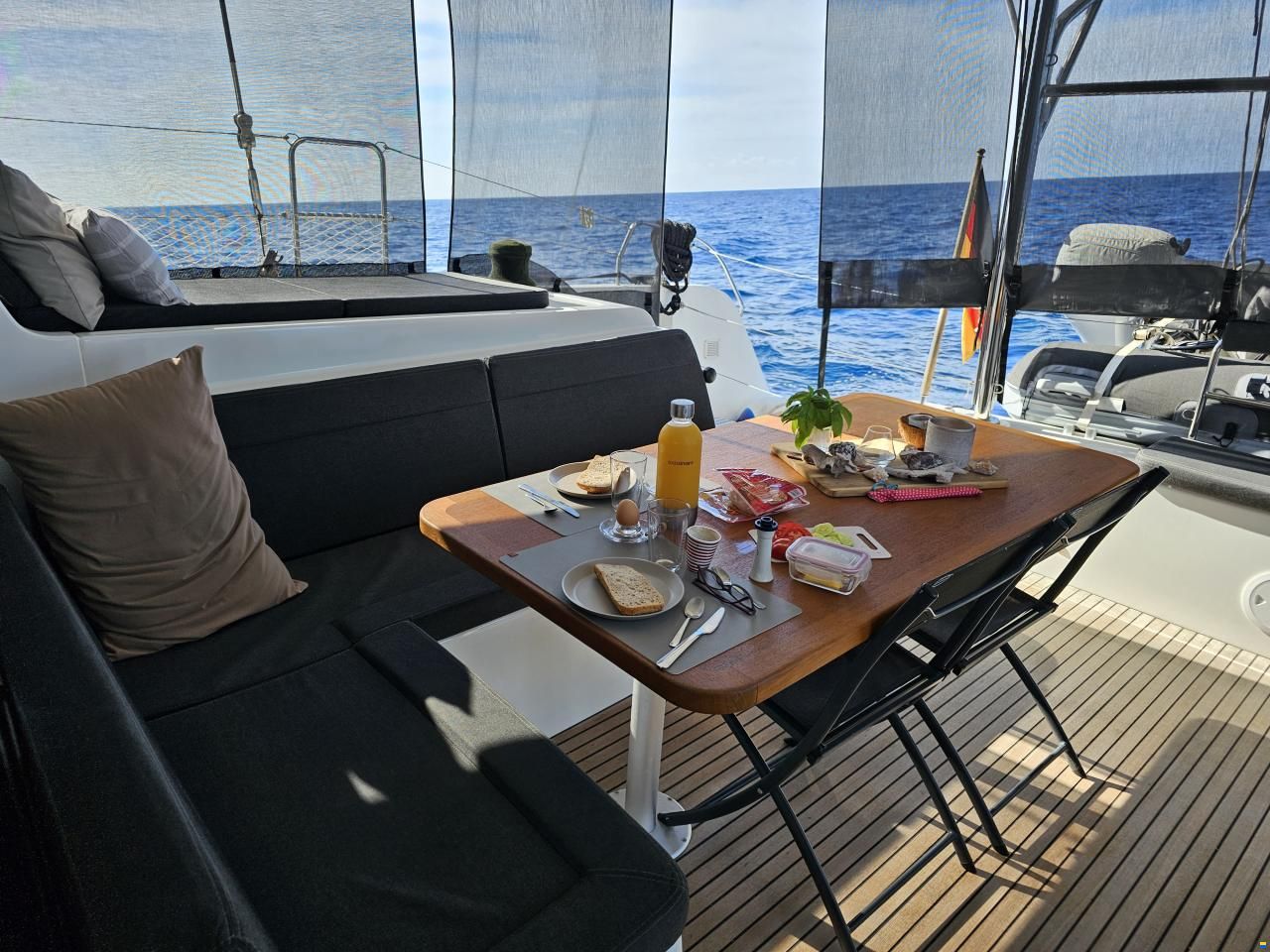 Lagoon 42